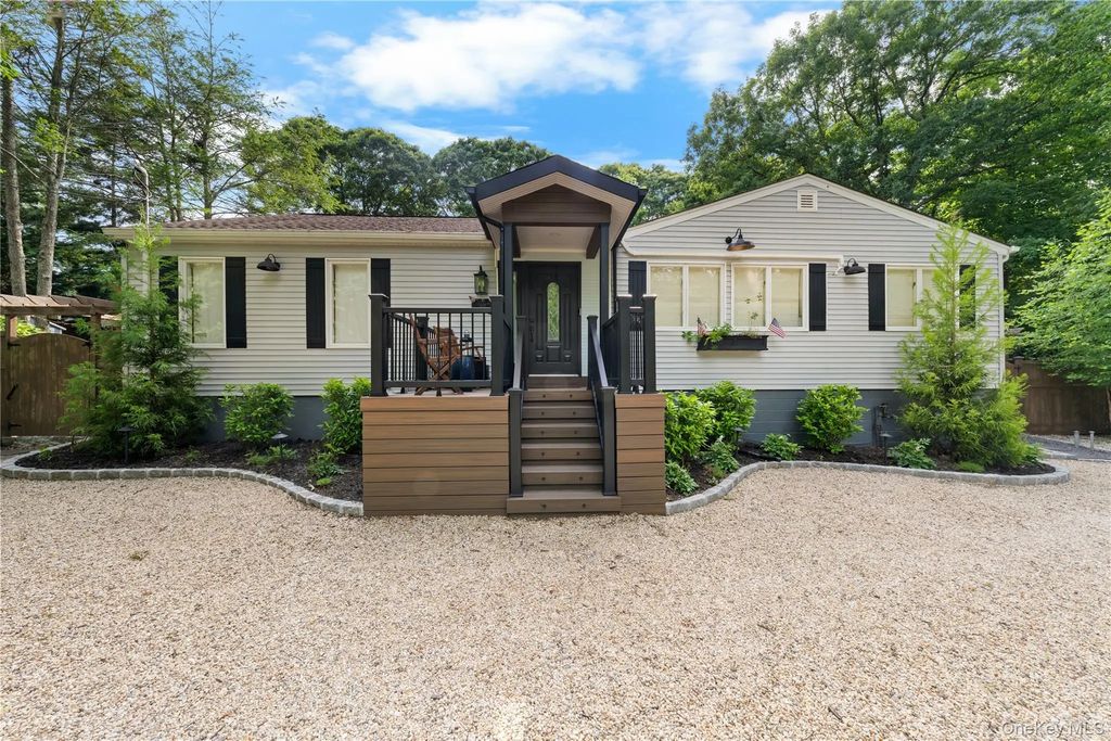 337 N Side Road, Wading River