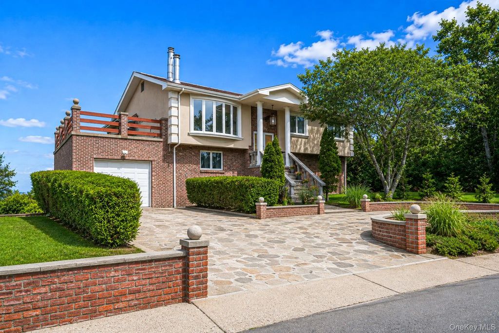 296 Longneck Boulevard, Flanders