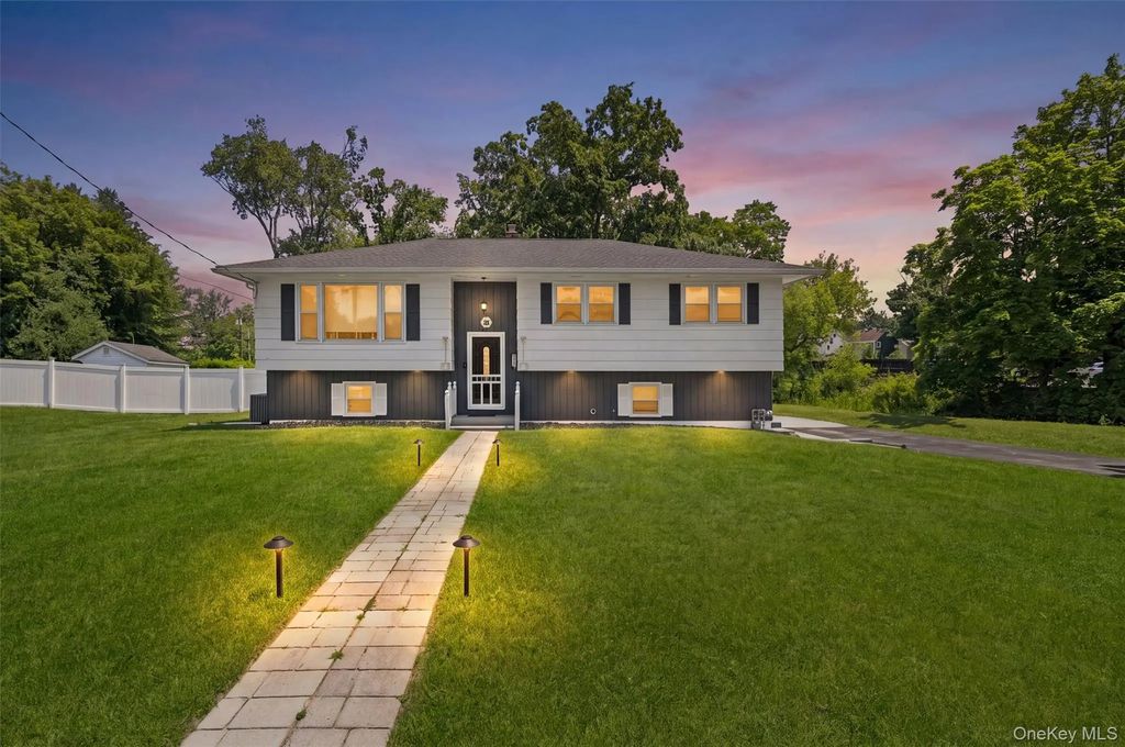 1 Brewster Drive, Middletown