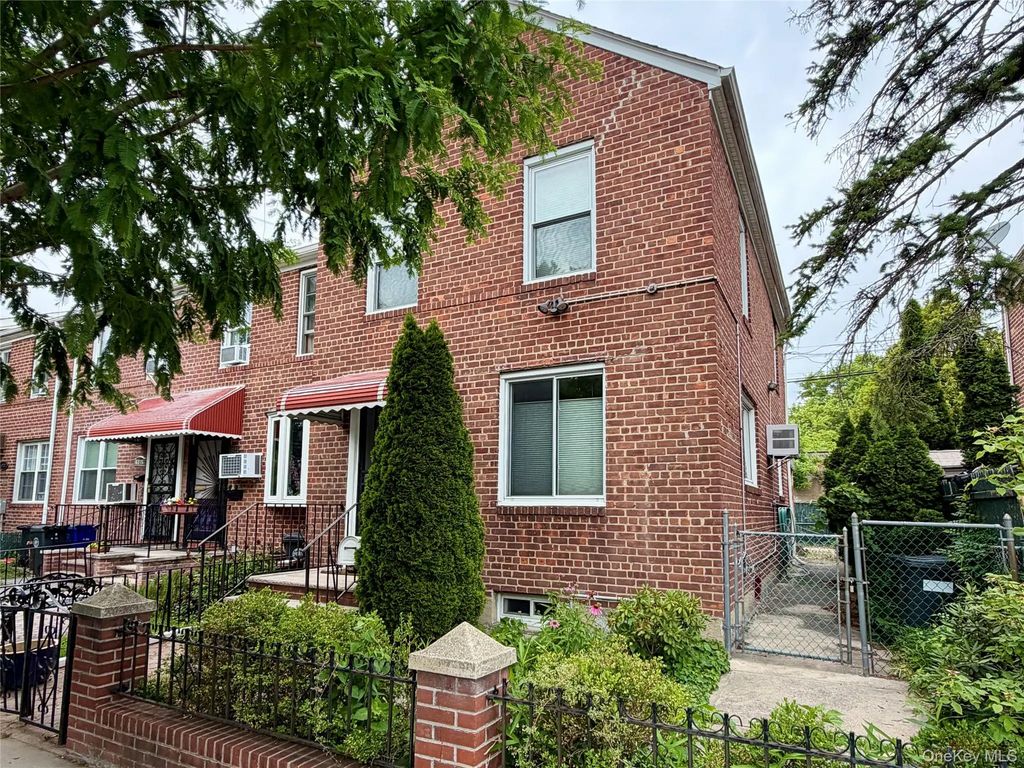 19323 Station Road, Flushing