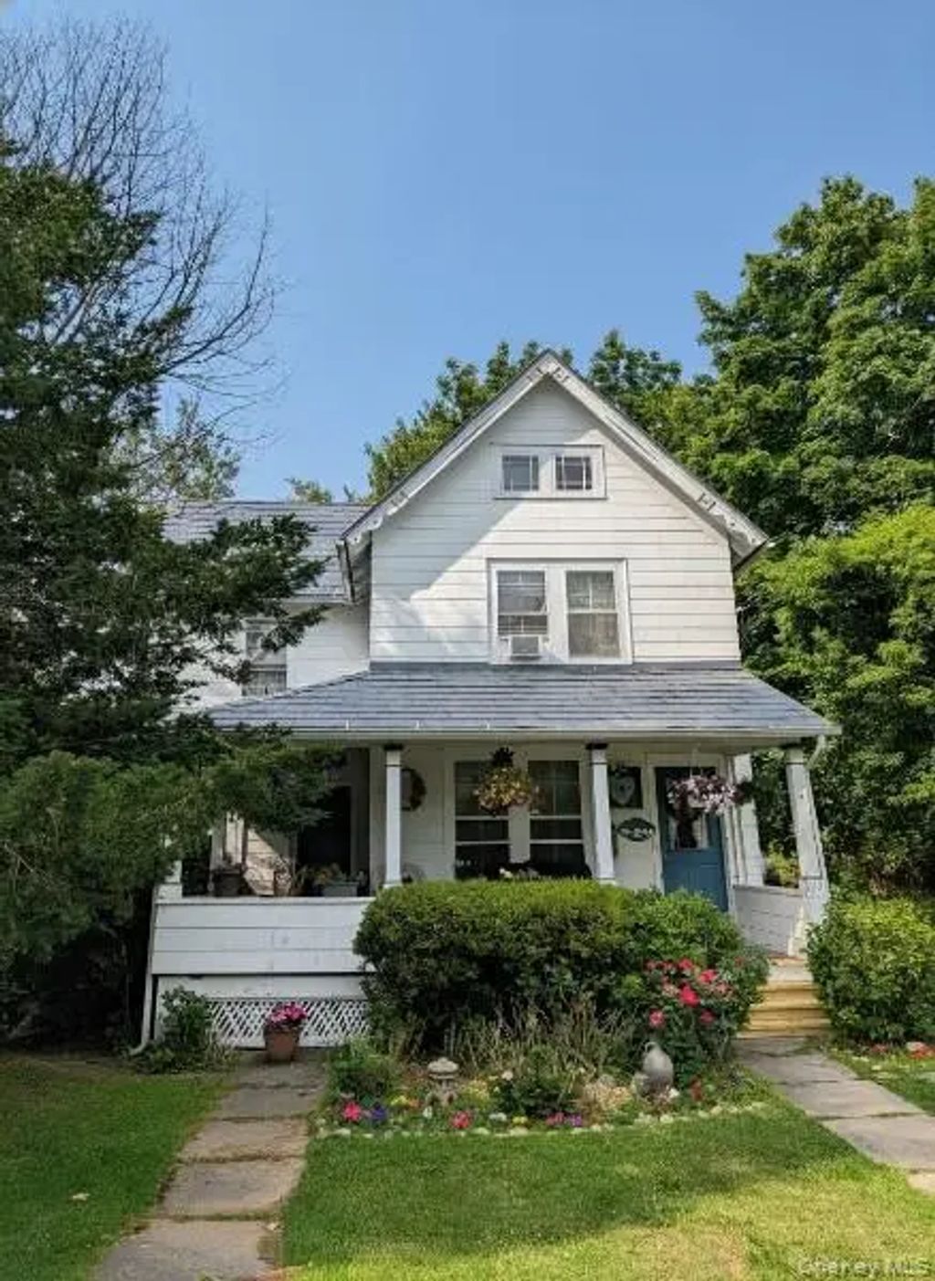 39 Burt Avenue, Northport
