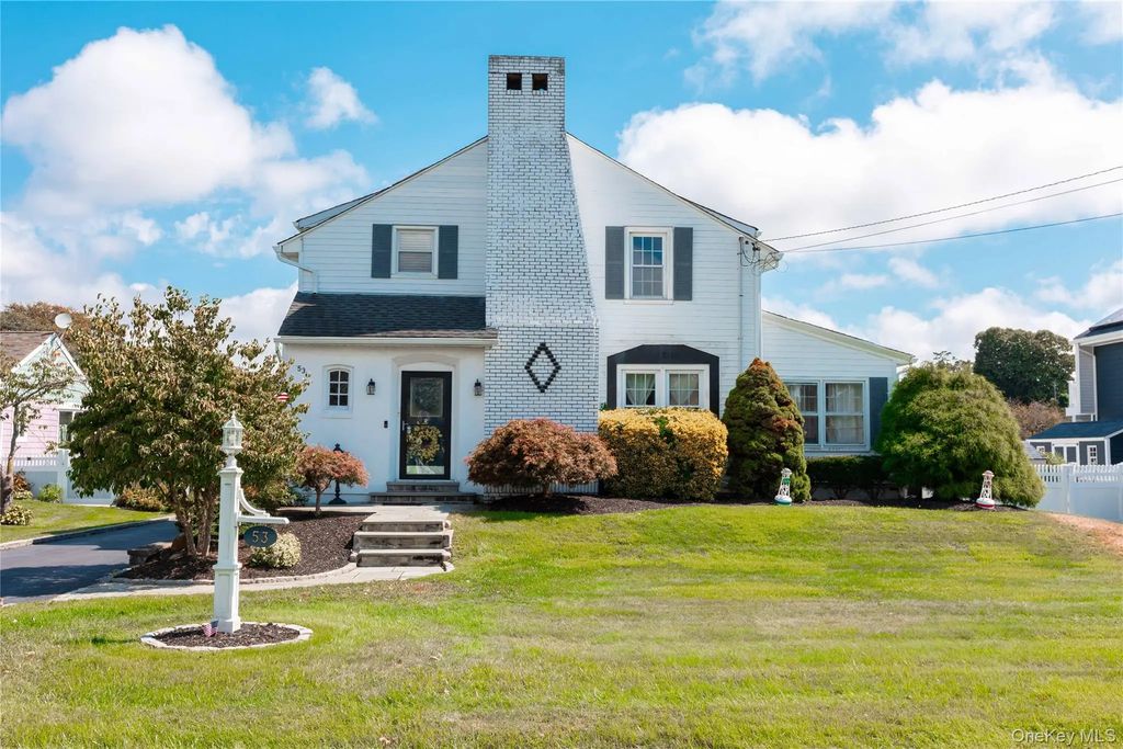 53 Mowbray Avenue, Bay Shore