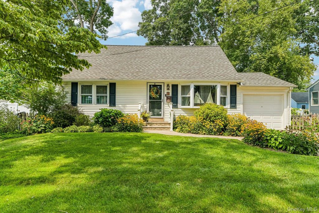 75 Hale Road, North Babylon