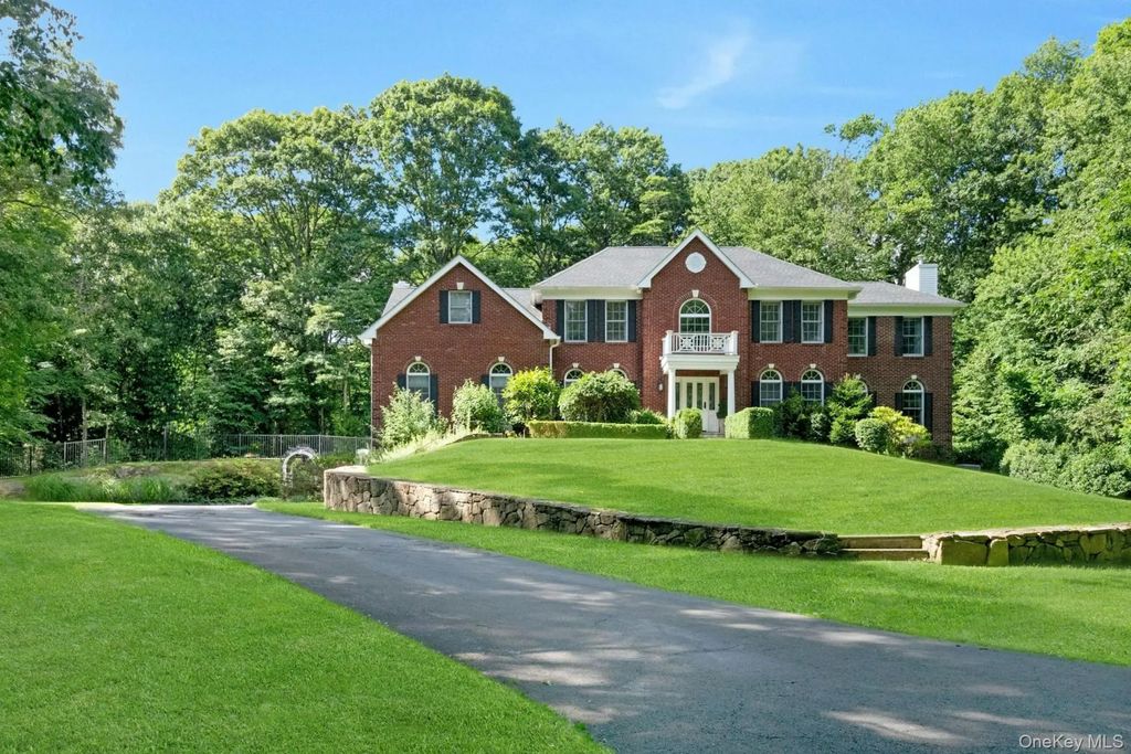 32 Split Rock Road, Pound Ridge