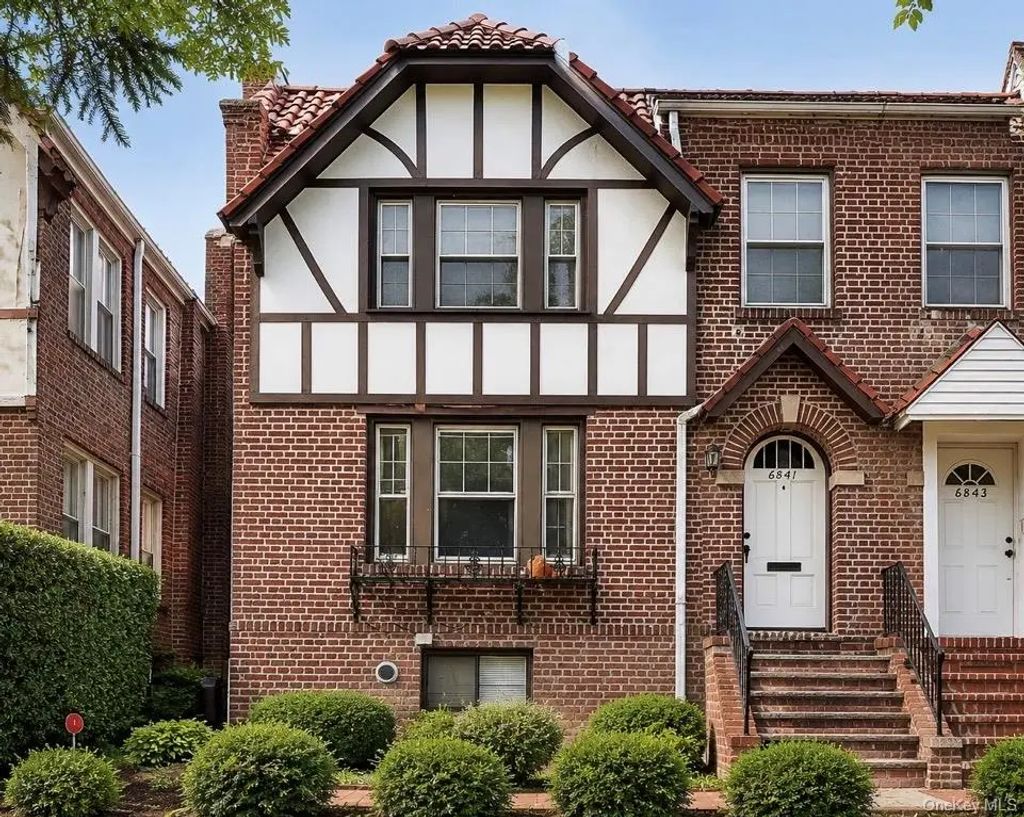 68-41 Dartmouth Street, Forest Hills