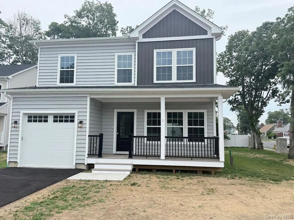 12 Gail Grace Court, Copiague