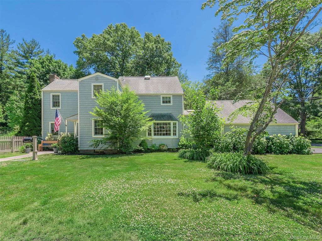 73 Lafayette Avenue, Sea Cliff