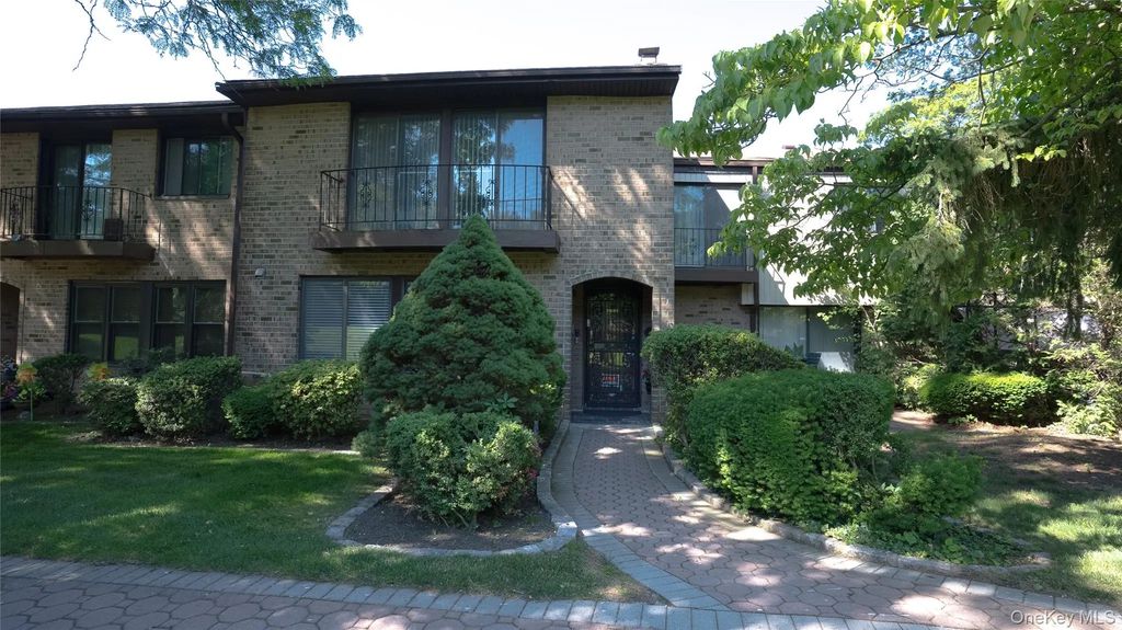 11 Jackson # 74, Scarsdale