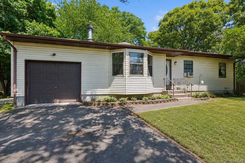 111 S Coleman Road, Centereach