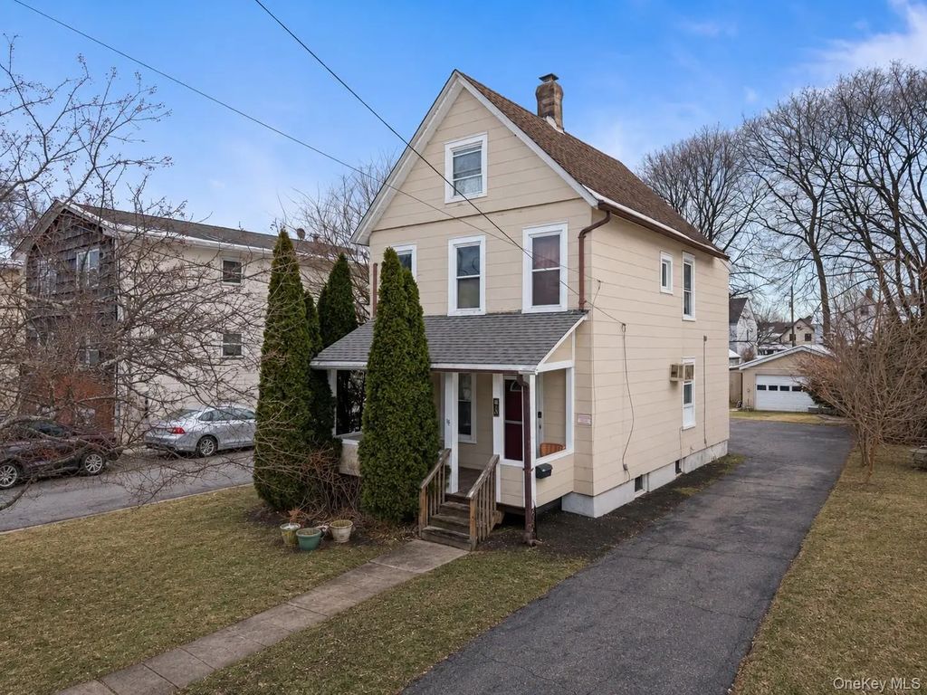 19 W Maple Avenue, Suffern