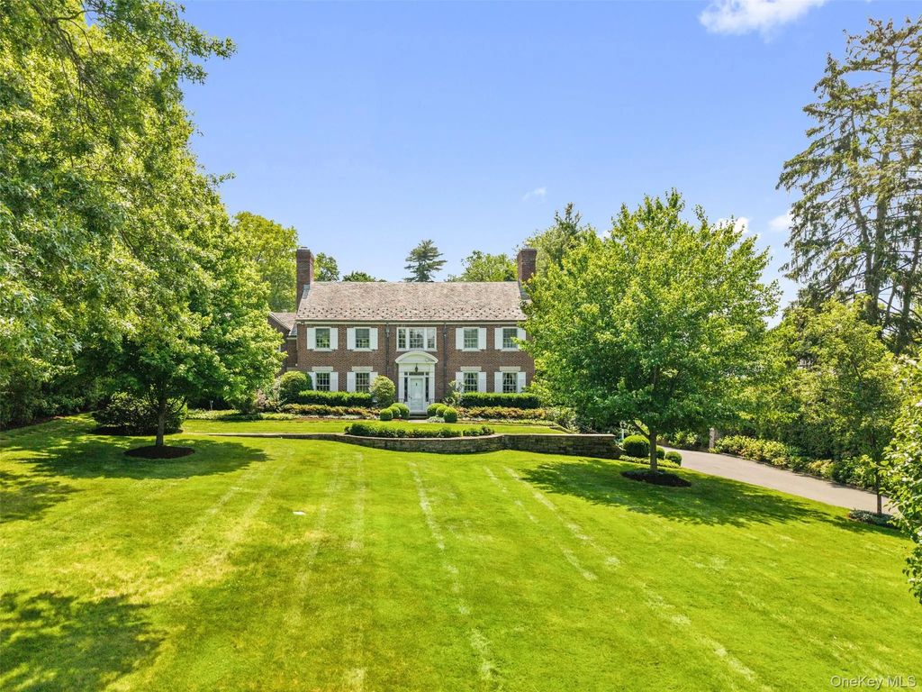 21 Dolma Road, Scarsdale