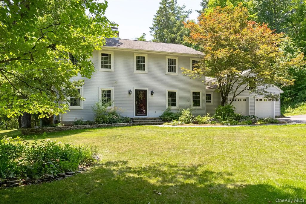 326 Mills Cross Road, Staatsburg