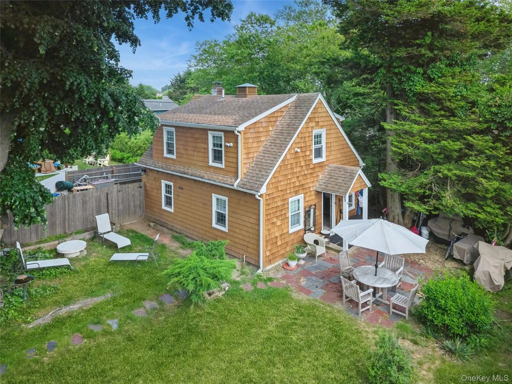 89 S Elroy Drive, Montauk