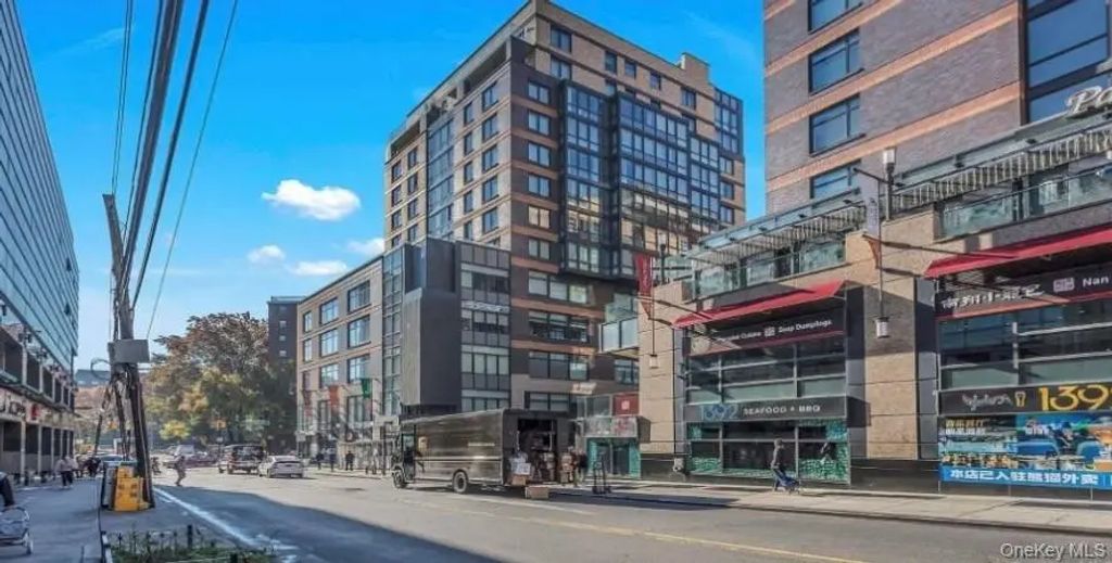 39-16 Prince Street # 8e, Flushing