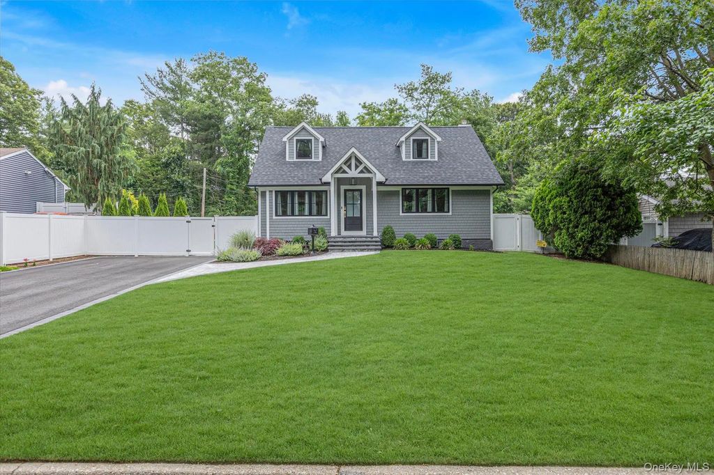 31 Apple Lane, Commack