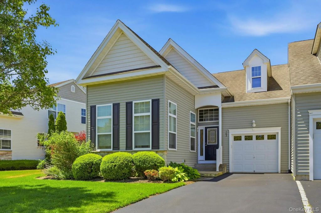 163 Augusta Drive # 163, Medford