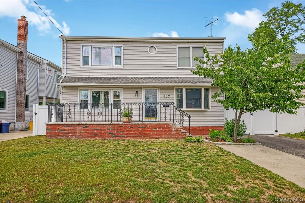 407 Sheridan Boulevard, Inwood