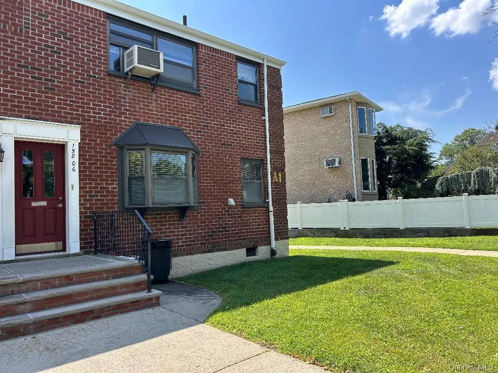 158 06 Cross Island Parkway # 6-2, Whitestone