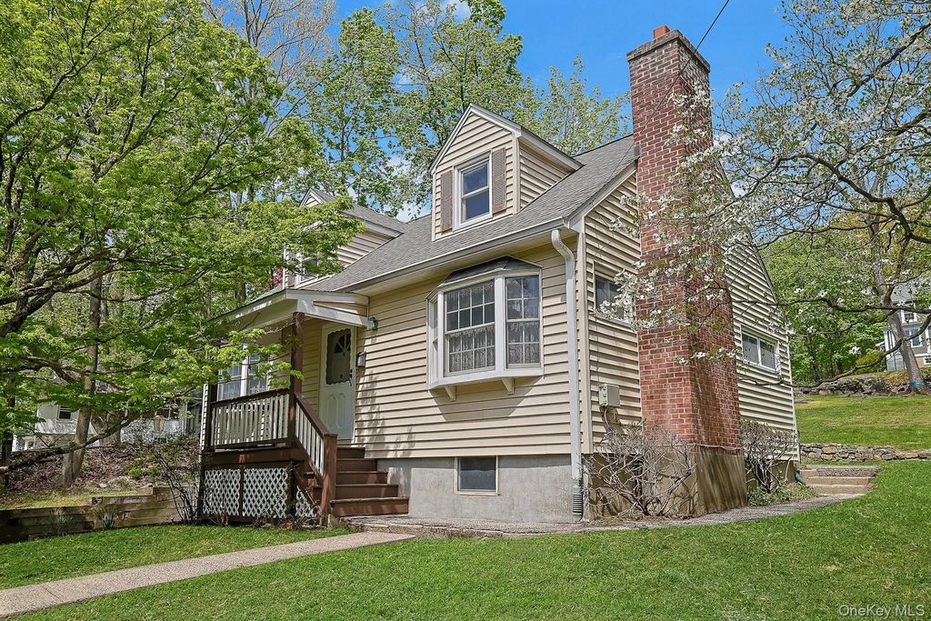 445 E Sunnyside Lane, Irvington