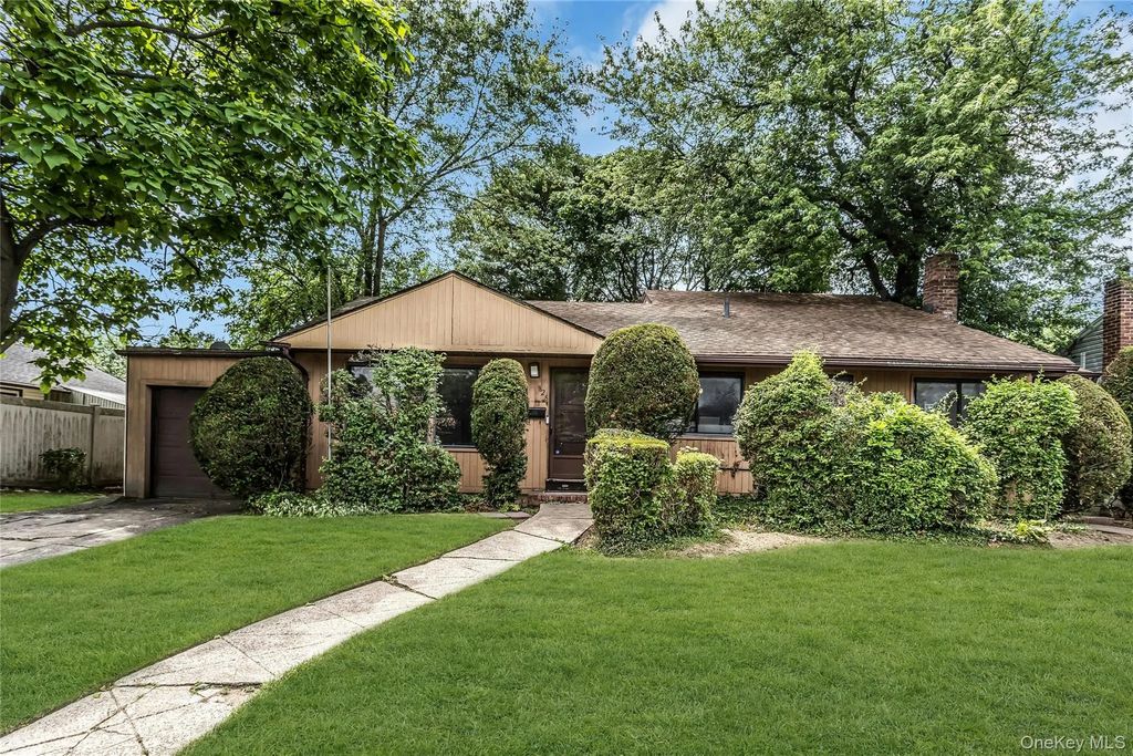 828 N Fletcher Avenue, Valley Stream