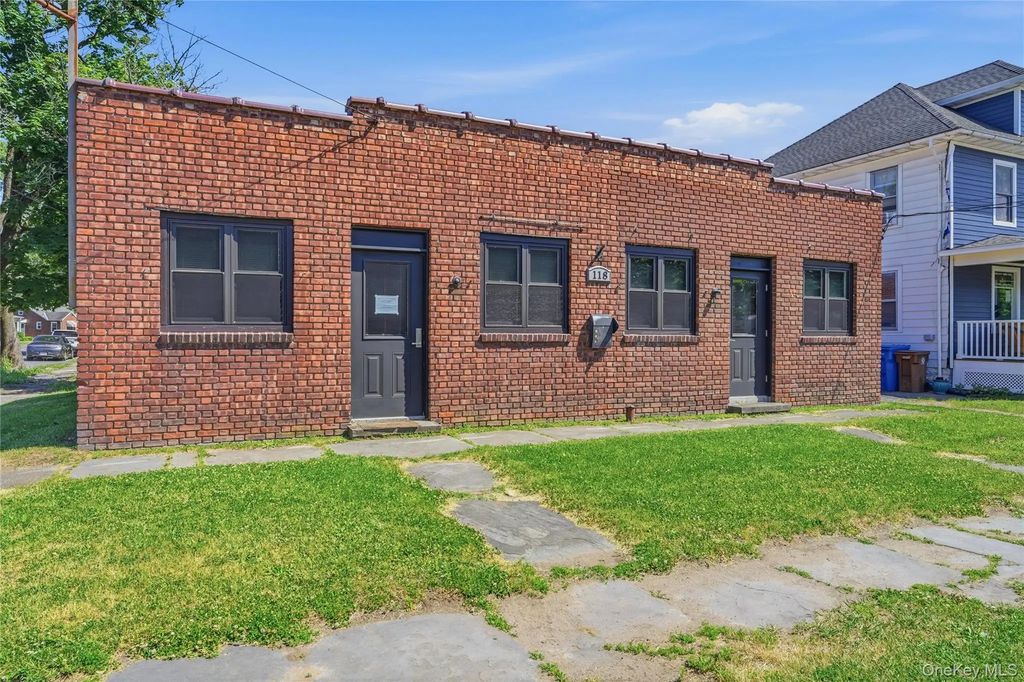 118 Grand Street, Kingston