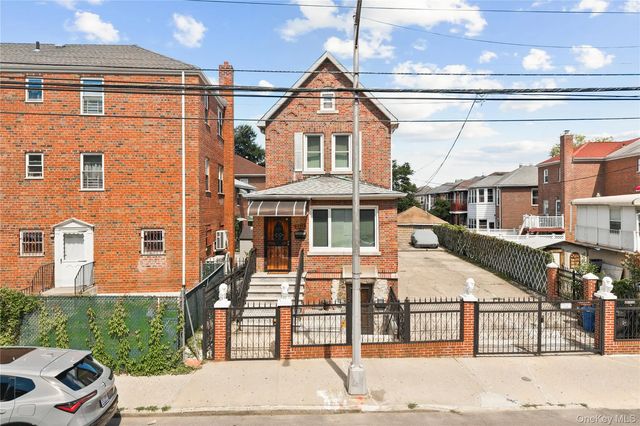 Photo of Listing #1015976