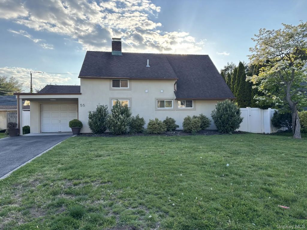 55 Acre Lane, Hicksville
