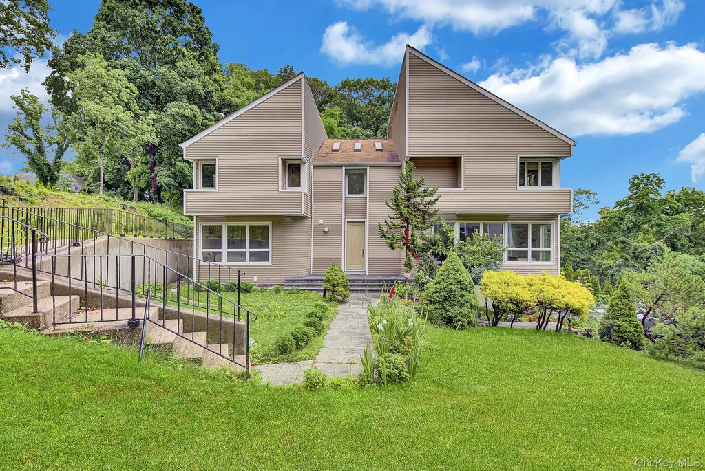 4 Verity Lane, Roslyn