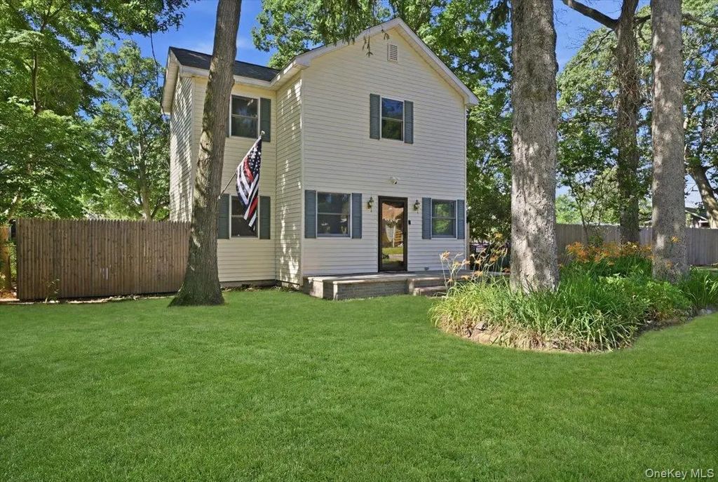 12 Thorne Street, Ronkonkoma