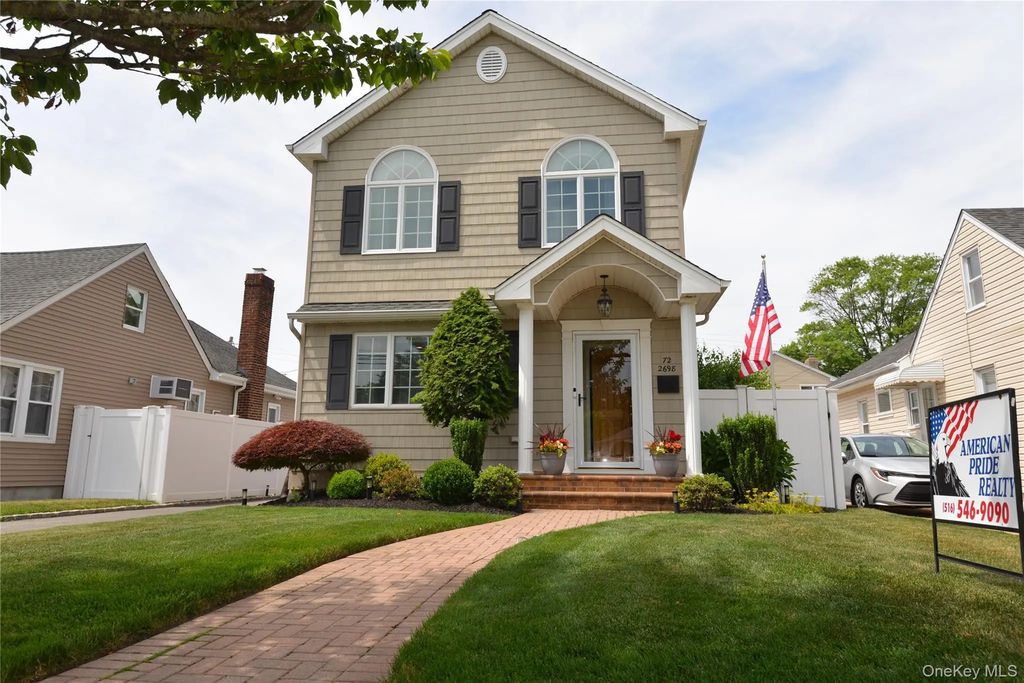 2698 Rosebud Avenue, Merrick