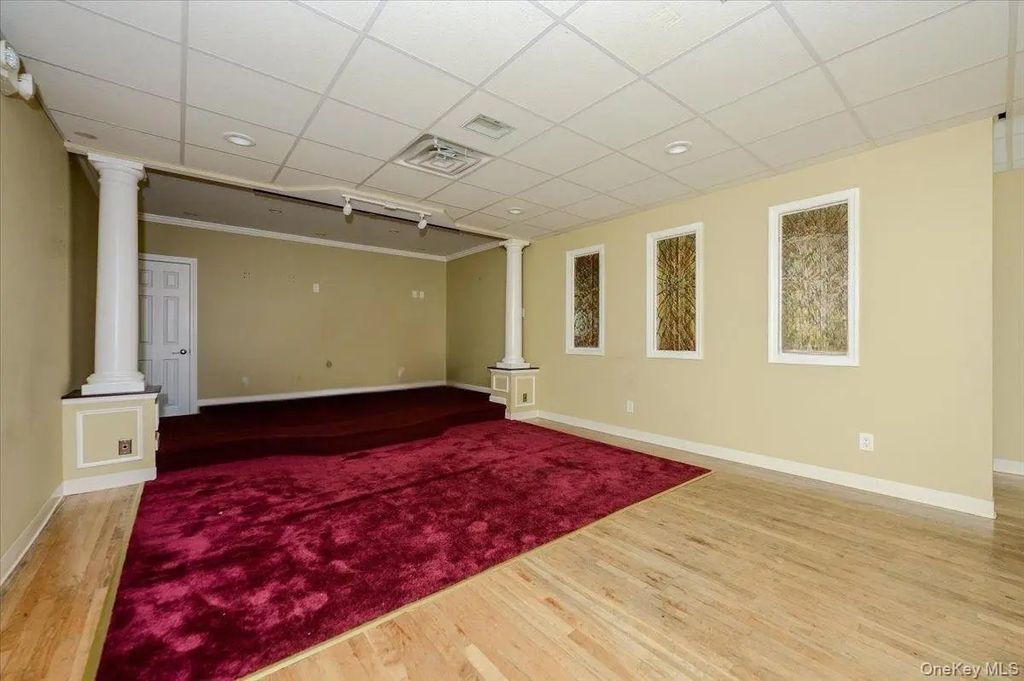 32-40 Roosevelt Avenue, Valley Stream