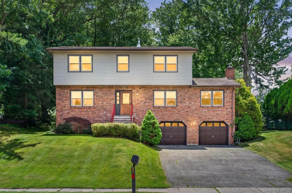 33 Winchester Drive, Monroe