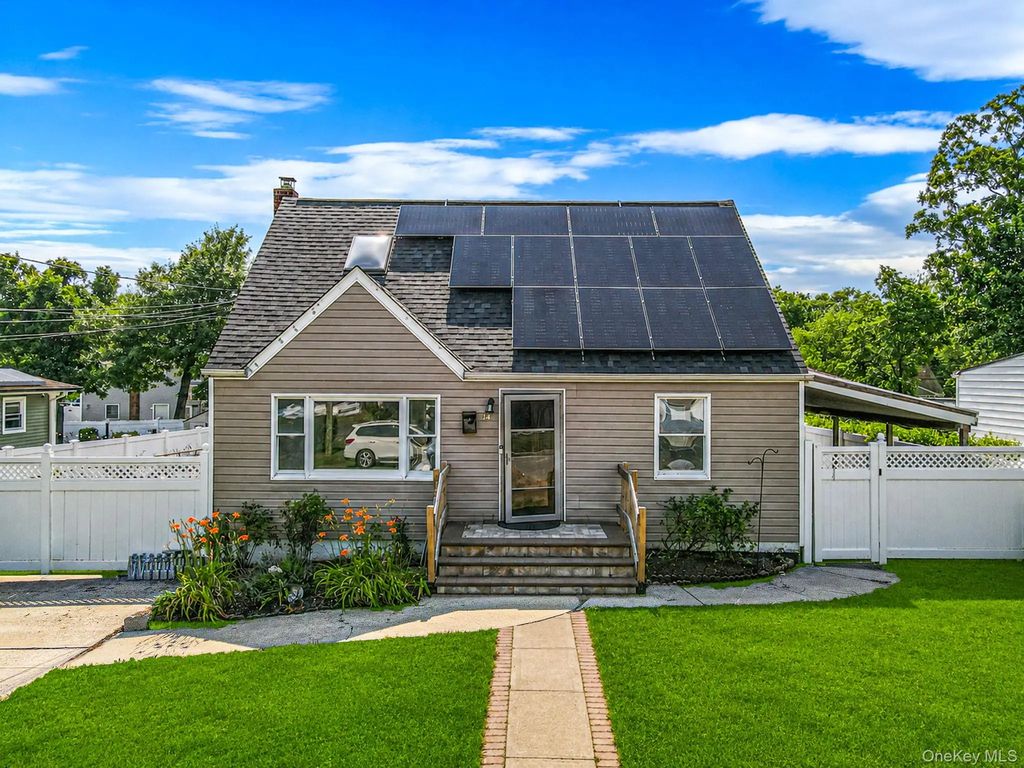 14 Sylvan Street, Bay Shore