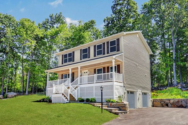 32 Spruce Road, Brewster