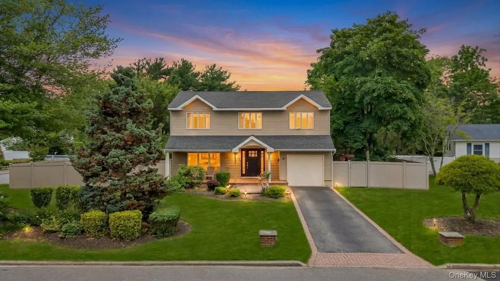 11 Ann Court, North Babylon