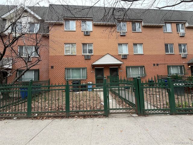 Photo of Listing #1016197