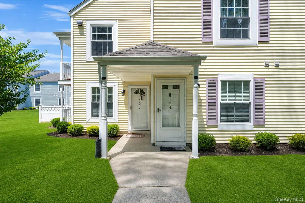 124 Fairview Circle, Middle Island