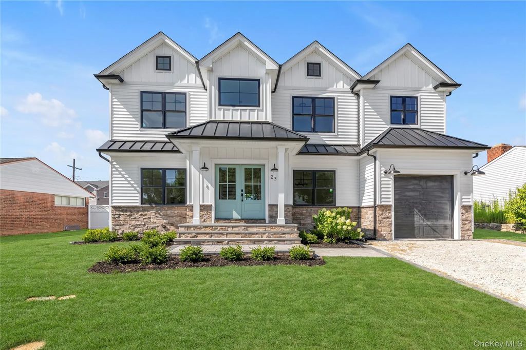 23 Garden Circle, Syosset
