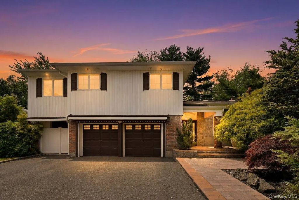 15 Seneca Place, Jericho