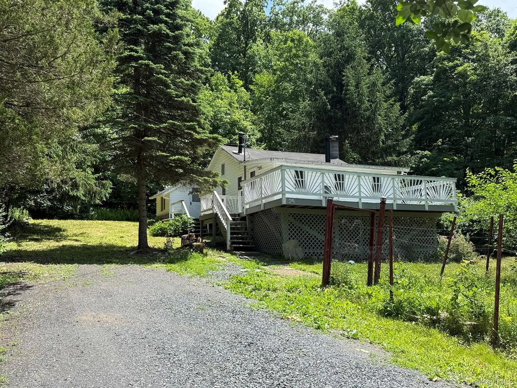 25 Gloria Trail, Monroe