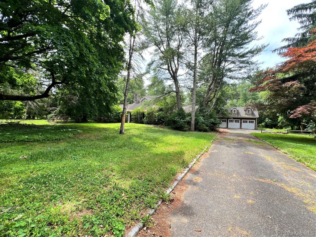7 Locust Lane, Upper Brookville