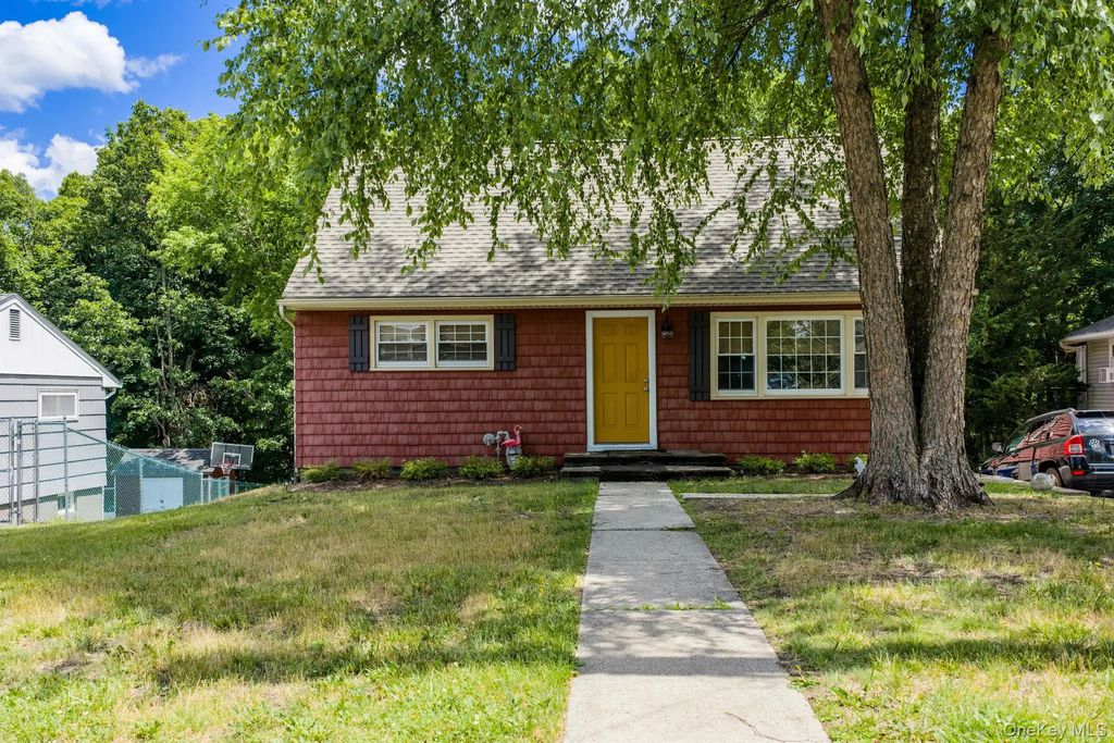 24 Mountain Avenue, Middletown