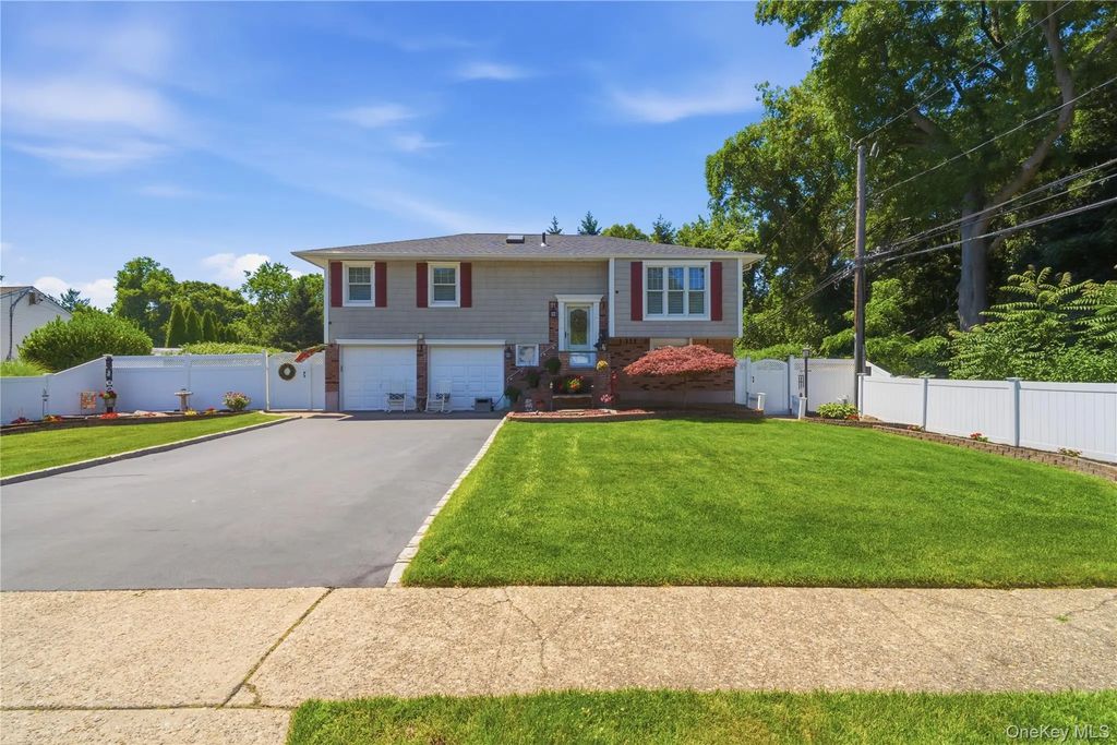 50 Amsterdam Road, Smithtown