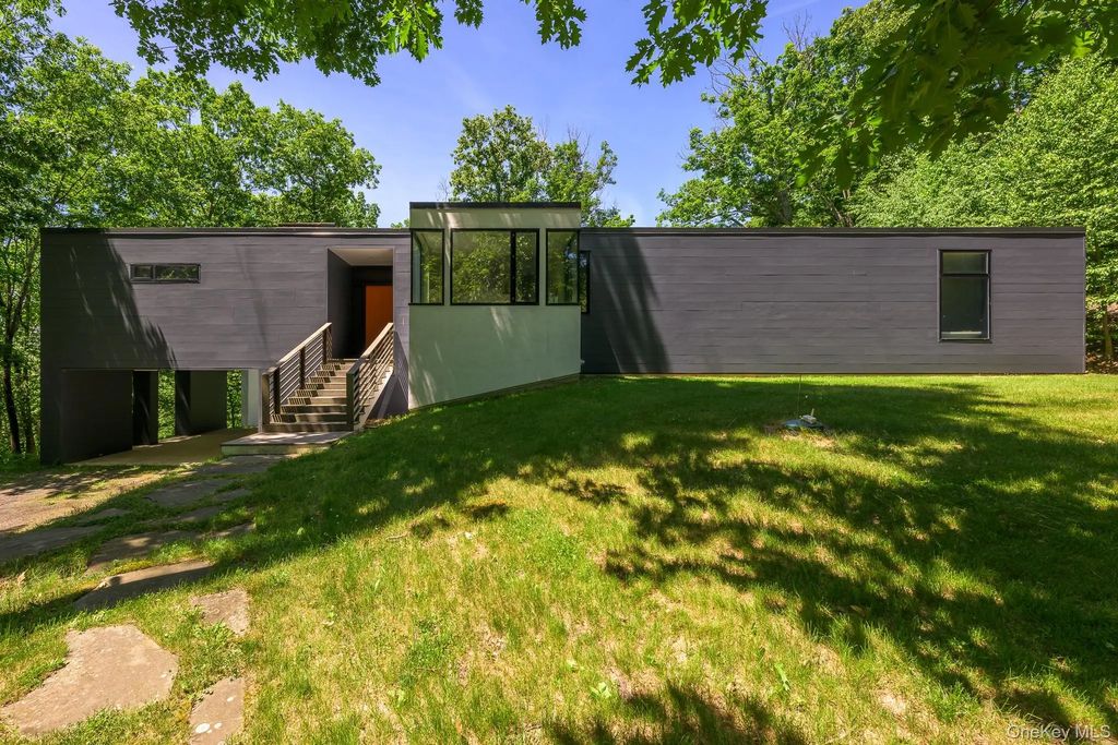312 Sky Farm Road, Copake