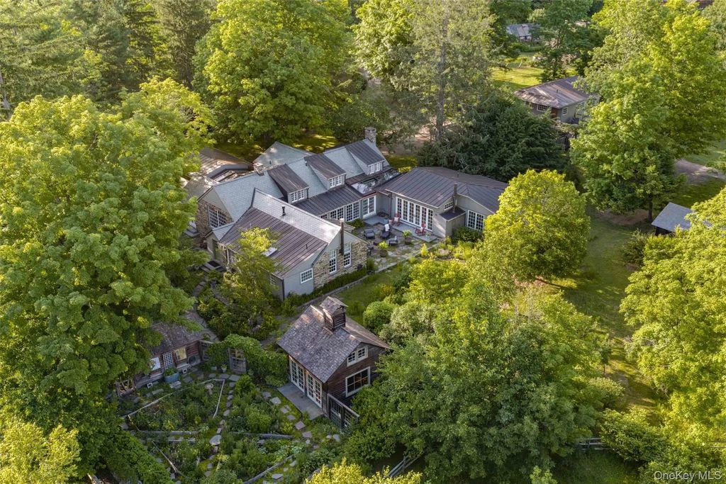 1389 Route 212, Saugerties