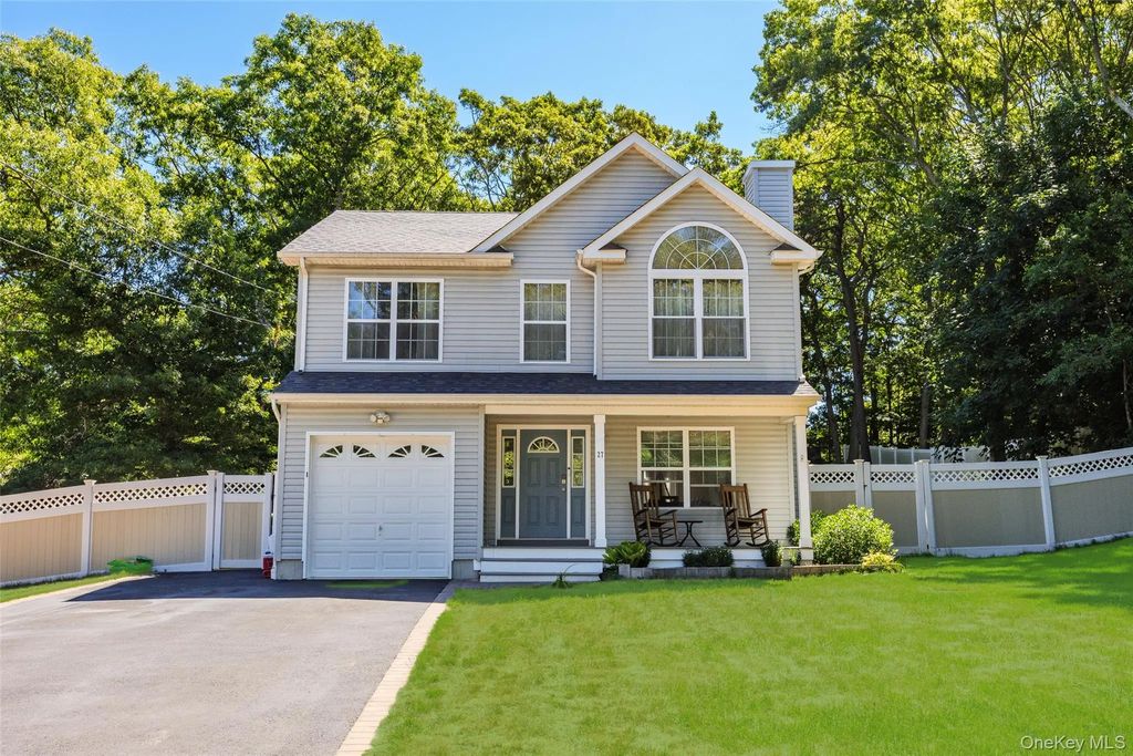 27 Cleveland Avenue, Selden