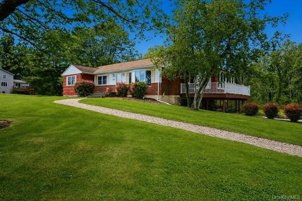 237 Pine Grove Road, Middletown