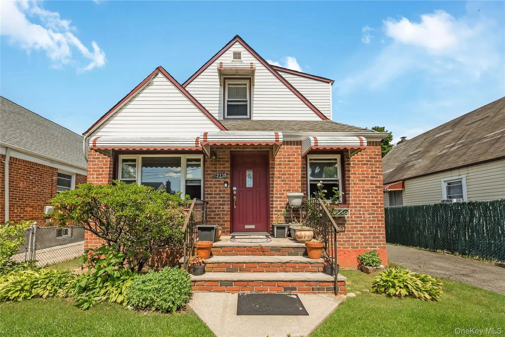 12135 Milburn Street, Springfield Gardens