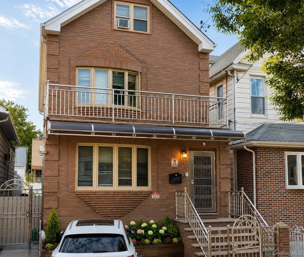 111-33 42nd Avenue, Corona