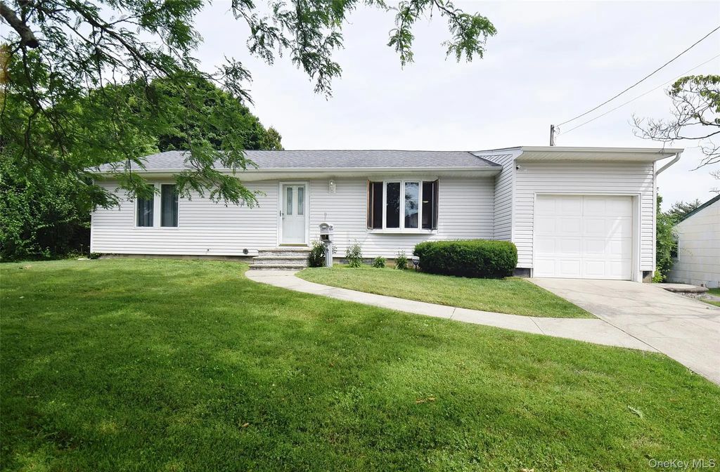 27 Naples Avenue, Central Islip